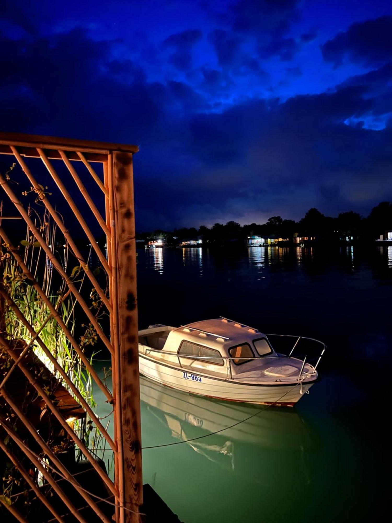 Meris Ulcinj Exteriör bild
