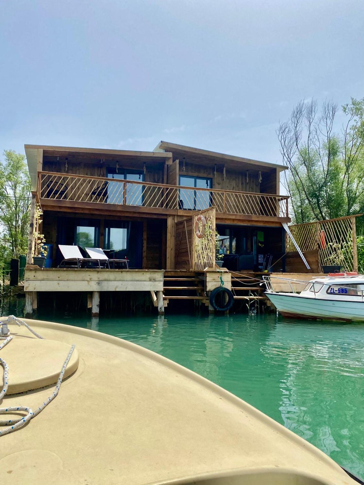 Meris Ulcinj Exteriör bild