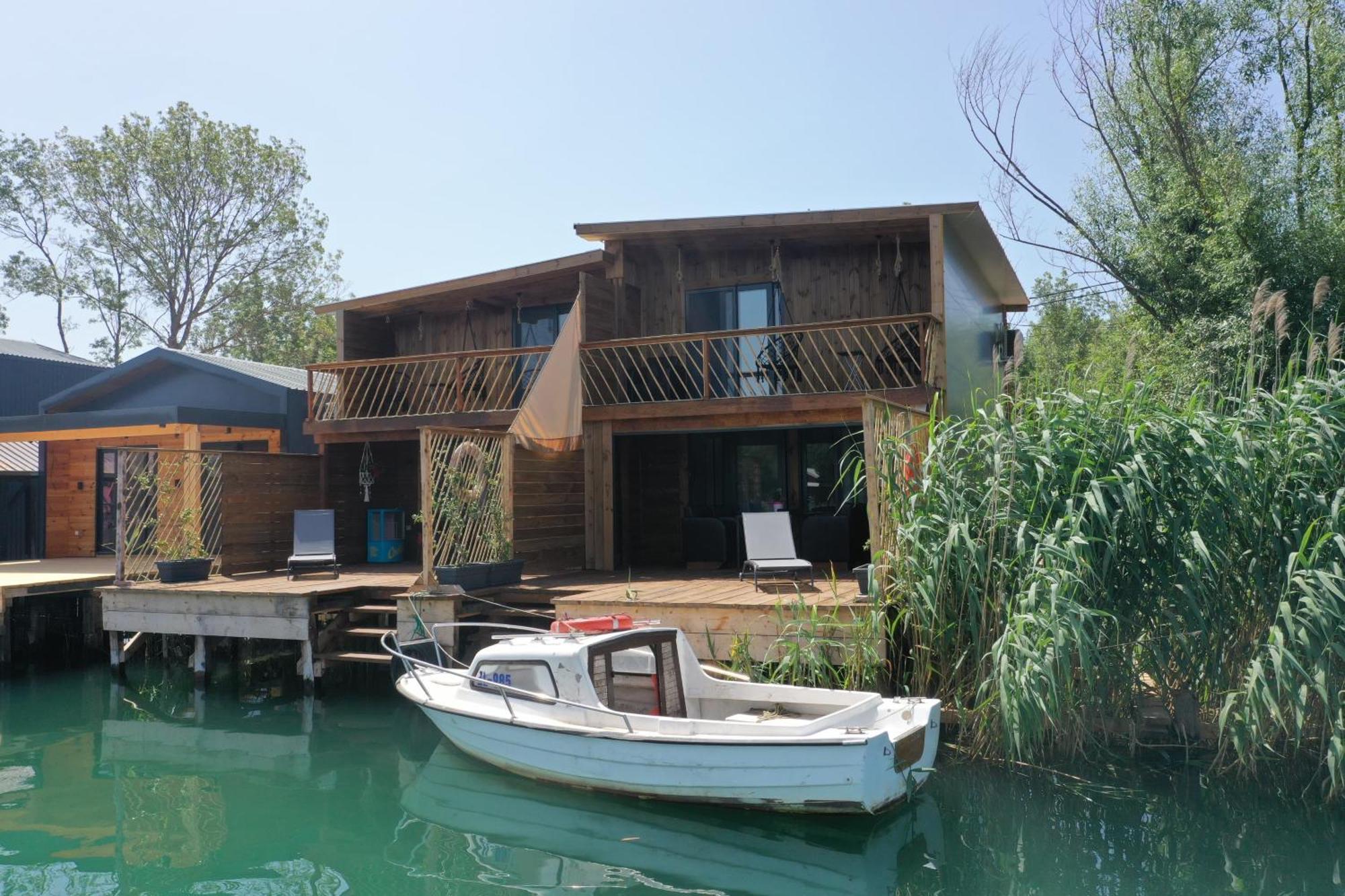 Meris Ulcinj Exteriör bild